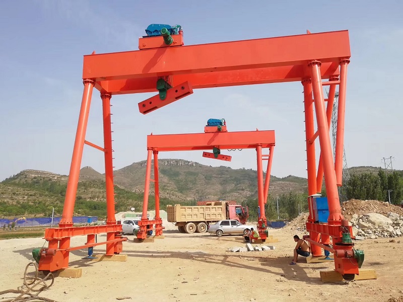 安徽池州地铁龙门吊 地铁龙门吊在明挖车站深基坑的应用：场景适配与实操管控